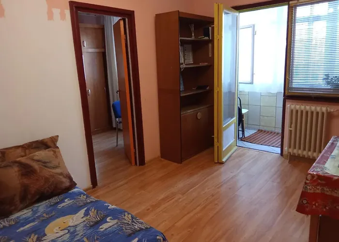 Budget-friendly 2br Near Mamaia With Free Ac *